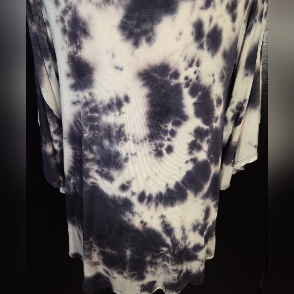 NWOT Survival Boutique Purple Tie Dye Bell Sleeve Tunic M Like New - Picture 9 of 13